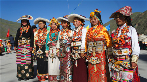 56個民族全家福共迎2015春節 藏族篇